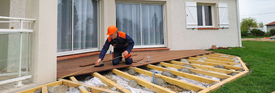 pose d’aménagement extérieur en bois